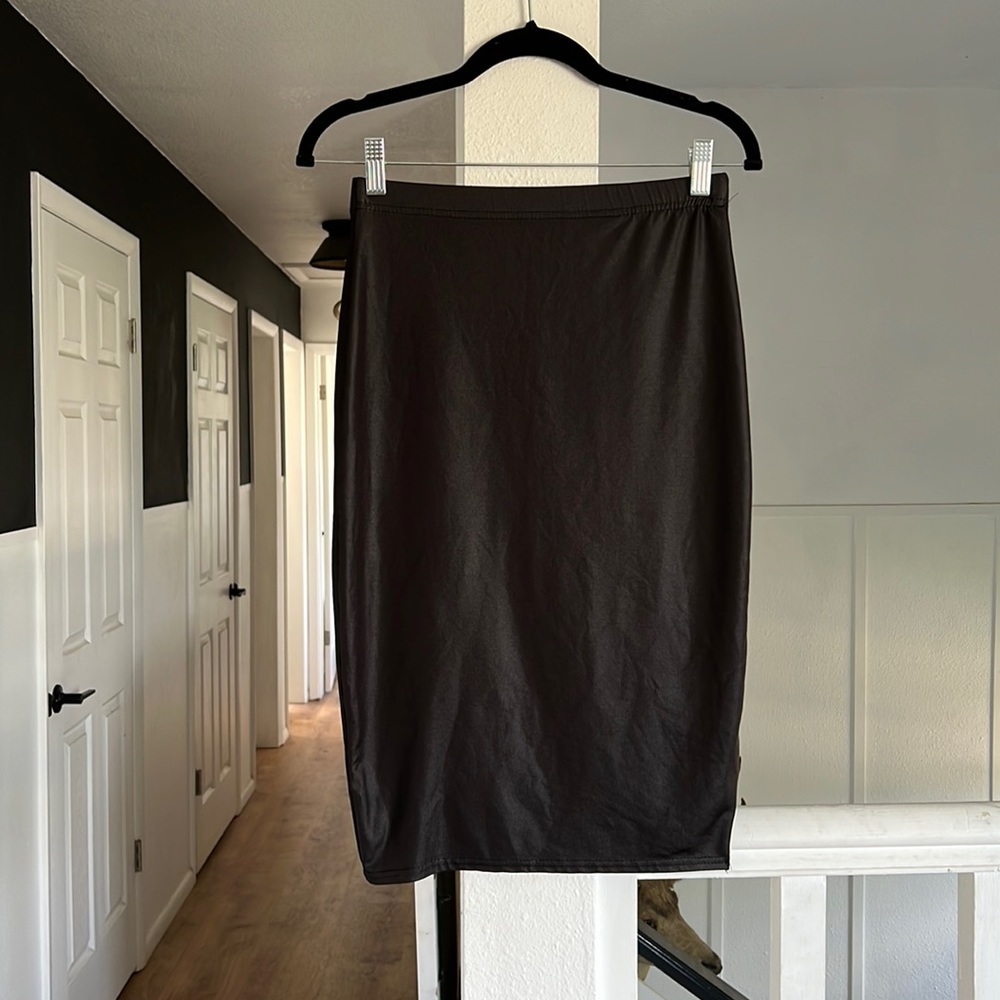 Boohoo stretchy black shimmery pencil skirt size 6